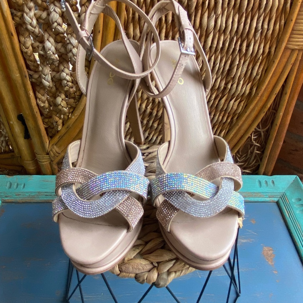 Aldo Elegant Beige and Gold Rhinestone Women's Heels Sandals Great Condition - Picture 6 of 15